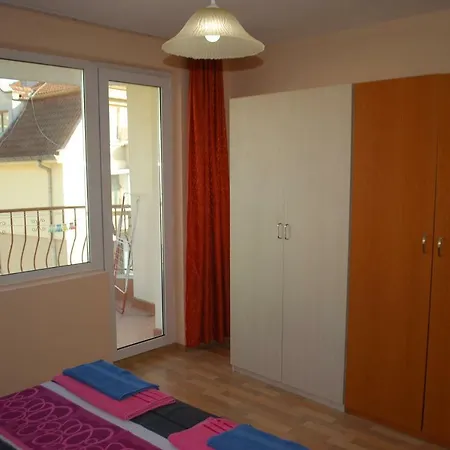 In Апартаменты *