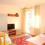 Apartman In *